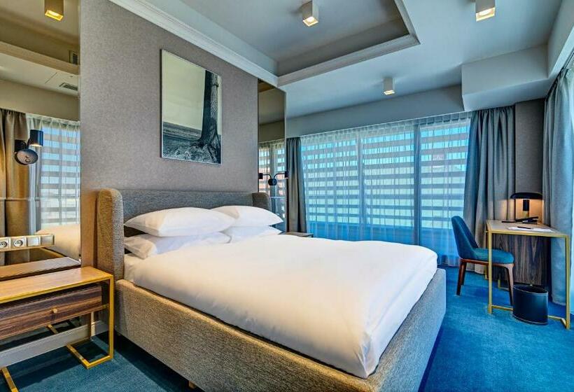 هتل Old Town Haston