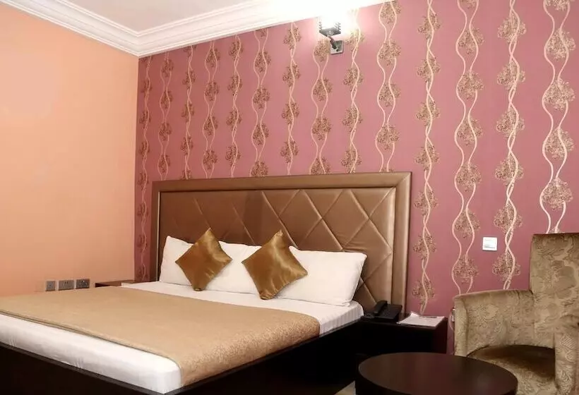 هتل Ibis Royale Owerri