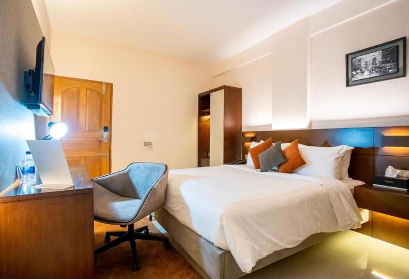 هتل Jatra Flagship Sylhet City Centre