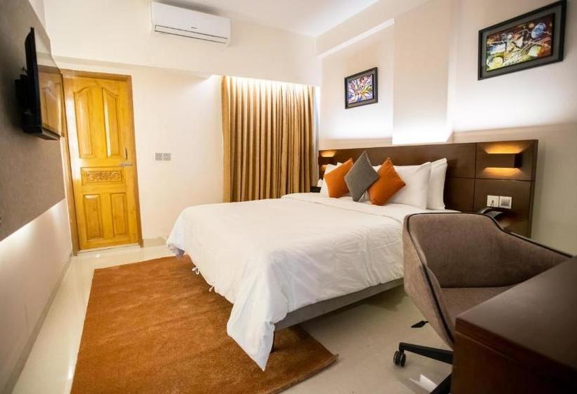 هتل Jatra Flagship Sylhet City Centre