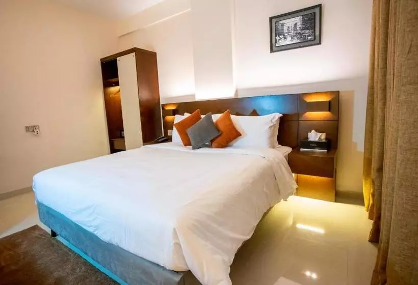 هتل Jatra Flagship Sylhet City Centre