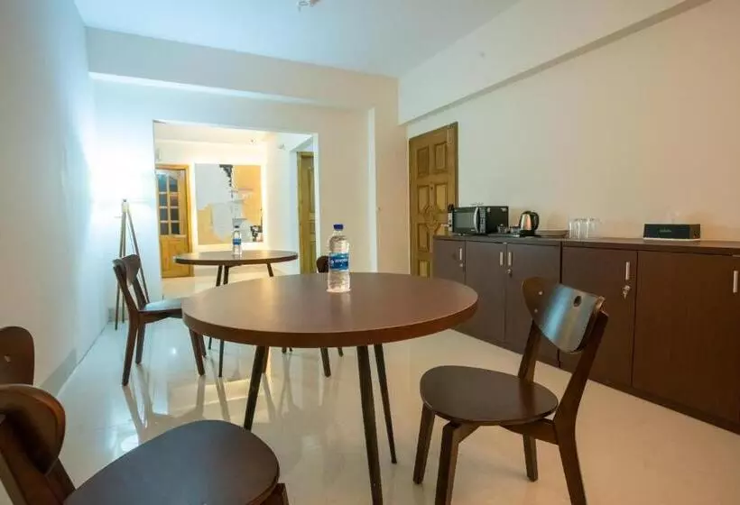 هتل Jatra Flagship Sylhet City Centre