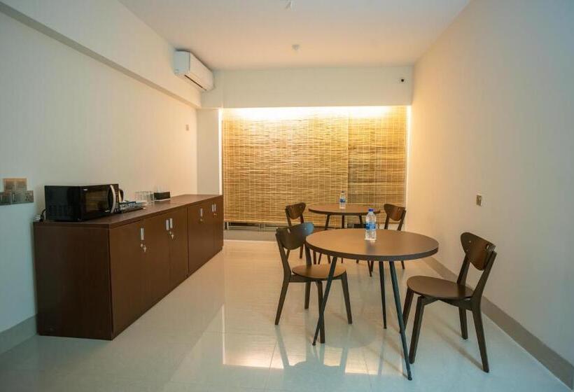 هتل Jatra Flagship Sylhet City Centre