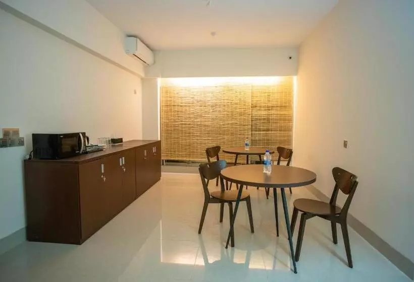 هتل Jatra Flagship Sylhet City Centre