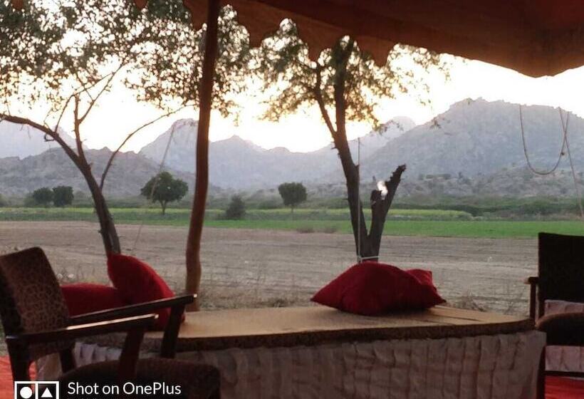 ホテル Jawai Jungle Safari Camp