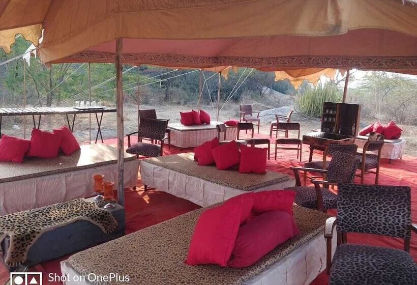 ホテル Jawai Jungle Safari Camp