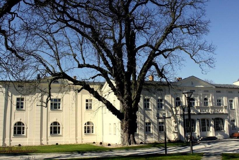 ホテル Kasztanowy Pałac