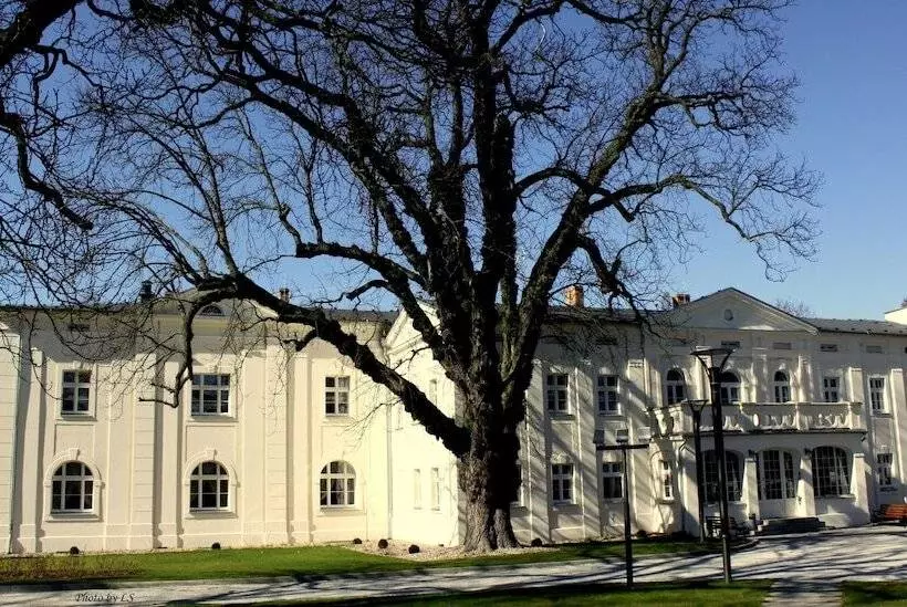 ホテル Kasztanowy Pałac