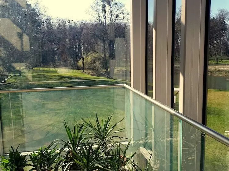 ホテル Kasztanowy Pałac