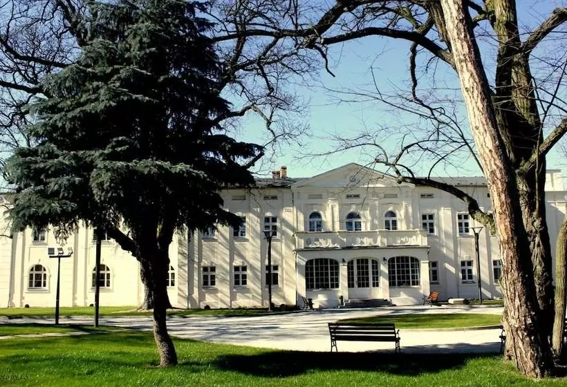 ホテル Kasztanowy Pałac