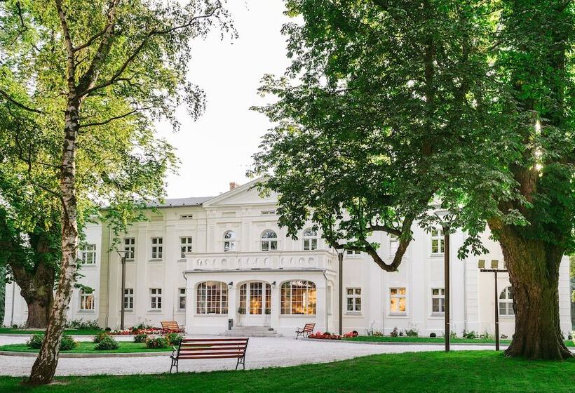 ホテル Kasztanowy Pałac