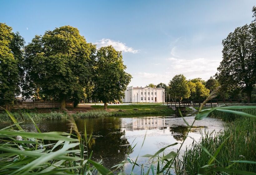 ホテル Kasztanowy Pałac