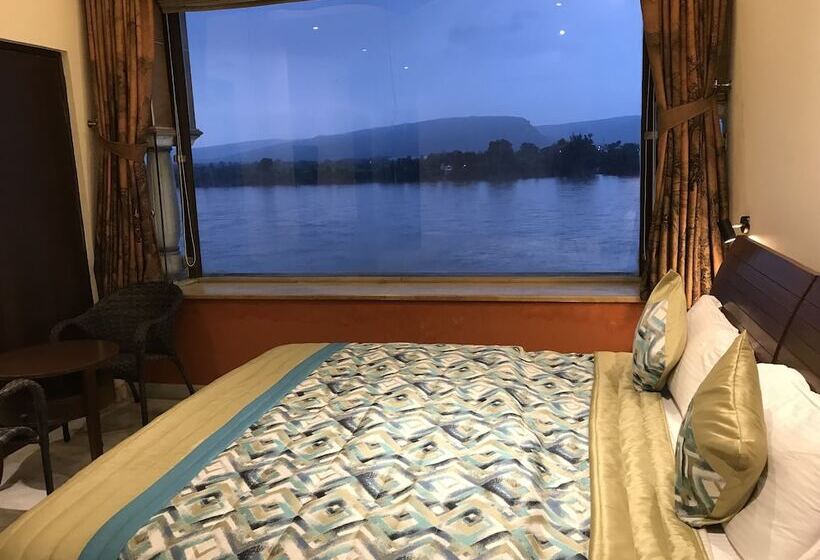 호텔 Narmade River View Resort