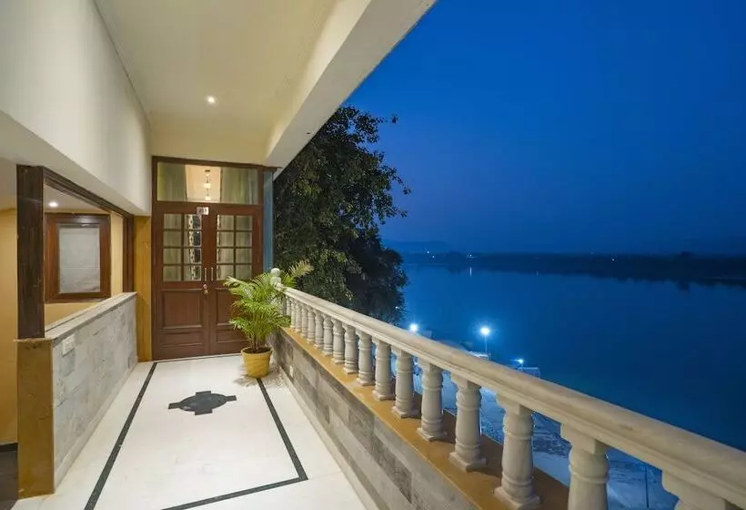 ホテル Narmade River View Resort