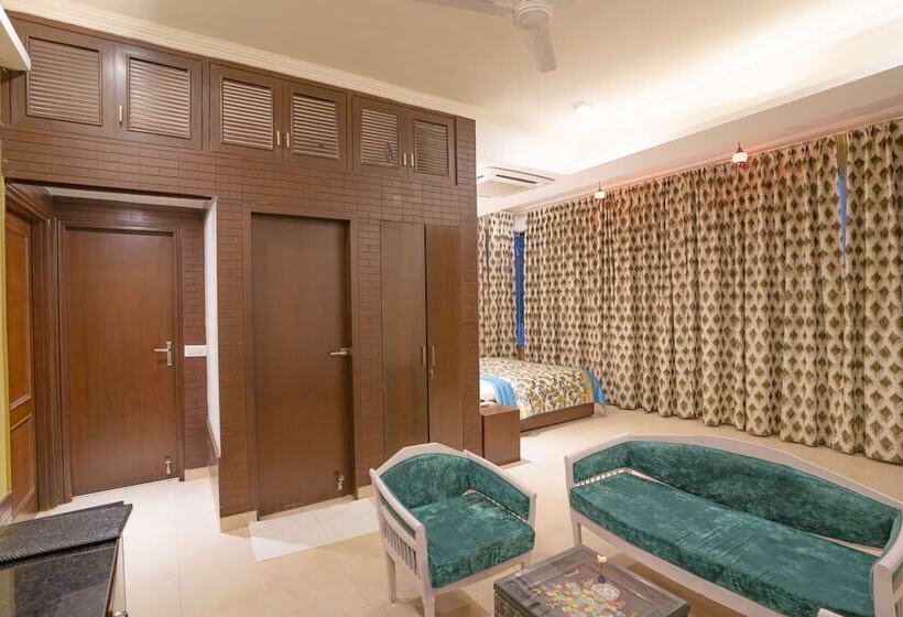 호텔 Narmade River View Resort