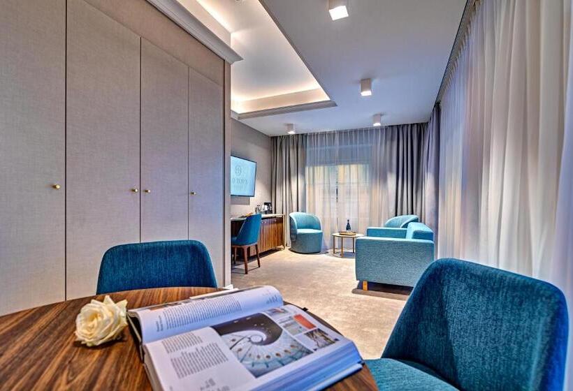 هتل Old Town Haston