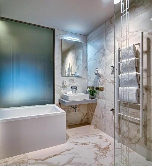 هتل Old Town Haston