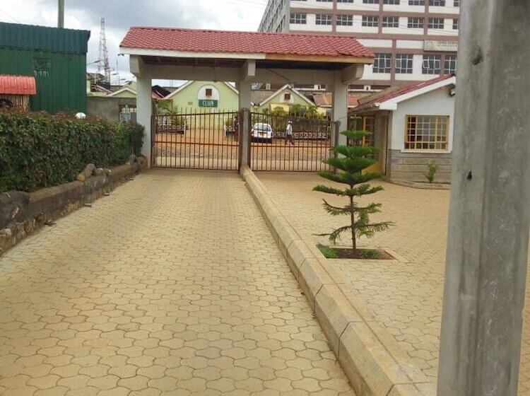 בית מלון כפרי Pazuri Kitale Highway View