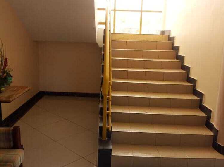 בית מלון כפרי Pazuri Kitale Highway View