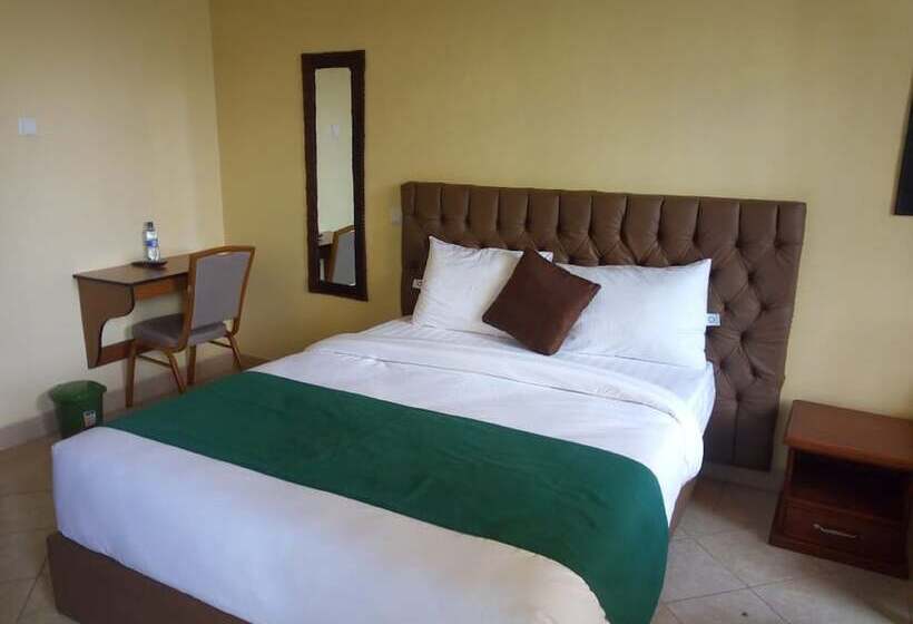 בית מלון כפרי Pazuri Kitale Highway View