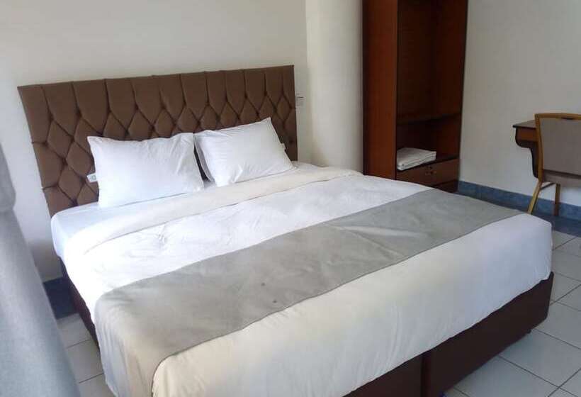 בית מלון כפרי Pazuri Kitale Highway View