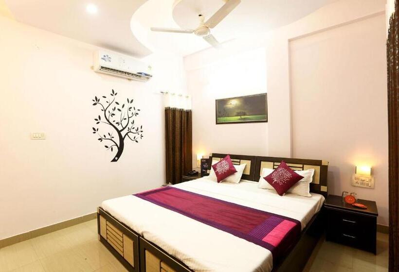 호텔 Oyo 5799 Plaza Inn