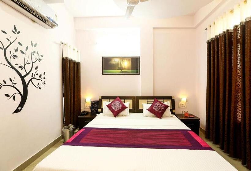 호텔 Oyo 5799 Plaza Inn