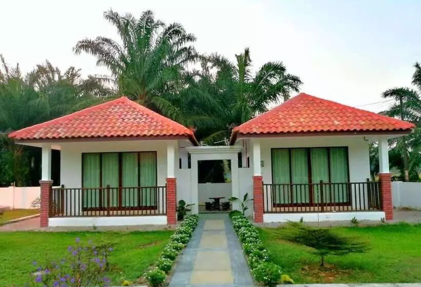 Hotelli Oyo 90332 Jentayu Homestay Pontian