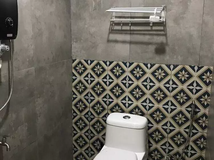 Hotelli Oyo 90332 Jentayu Homestay Pontian