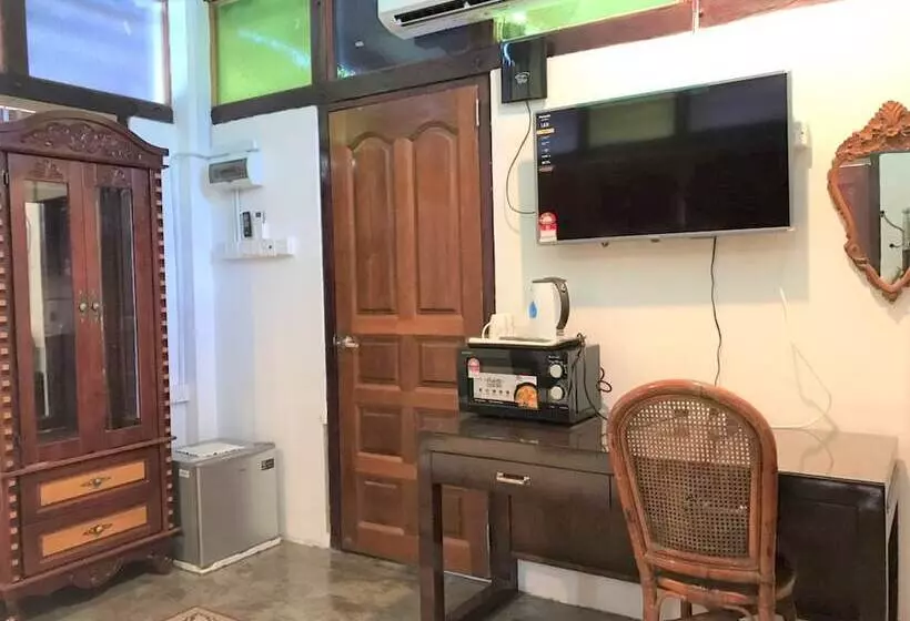 Hotelli Oyo 90332 Jentayu Homestay Pontian