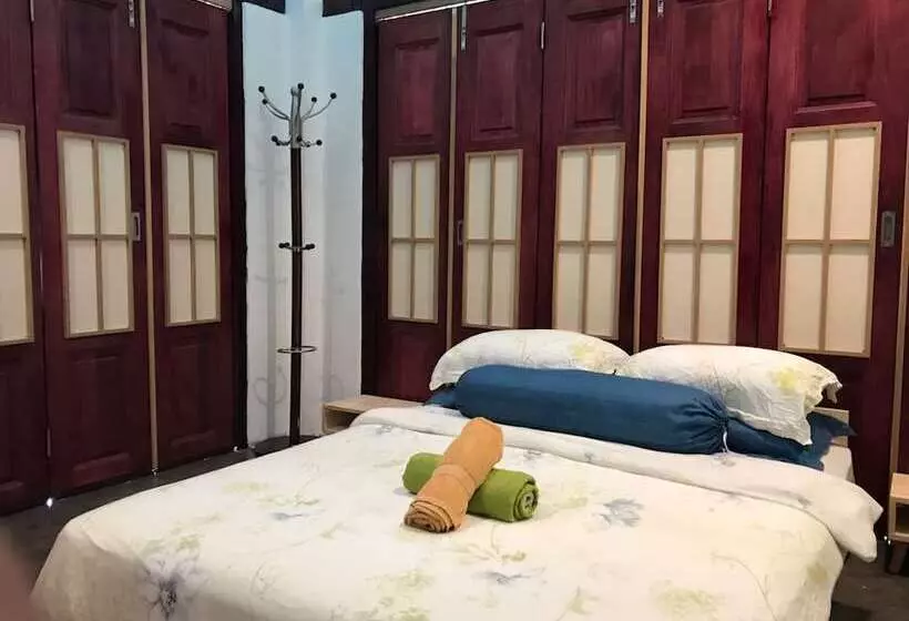 Hotelli Oyo 90332 Jentayu Homestay Pontian