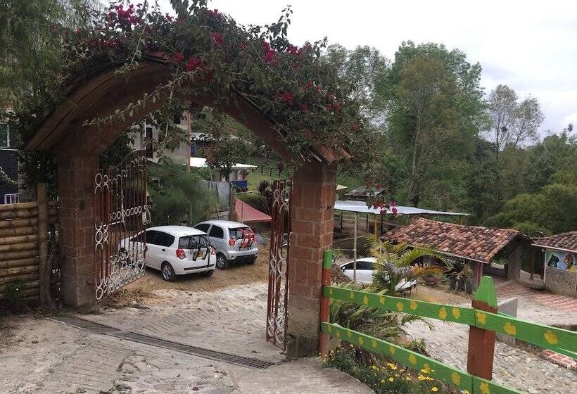 پانسیون Apartahotel Bareque Centro