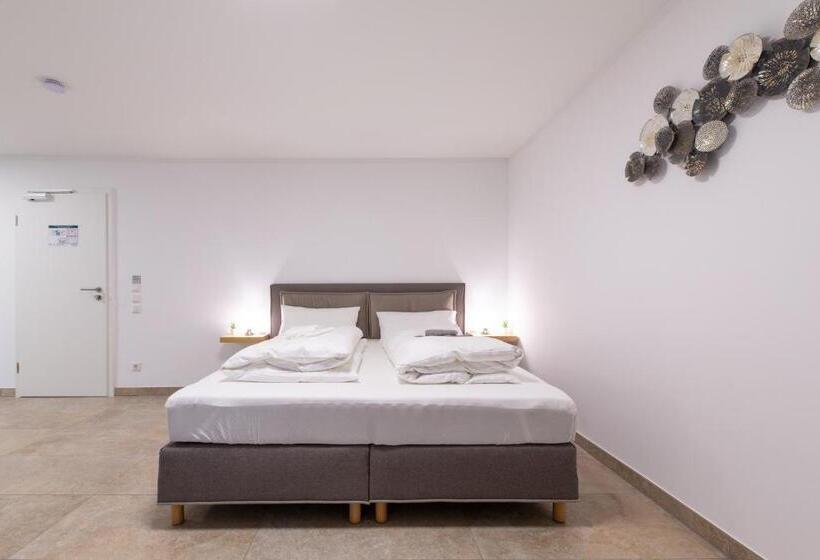 Seepension Ostertach   Am Leitgeringer See