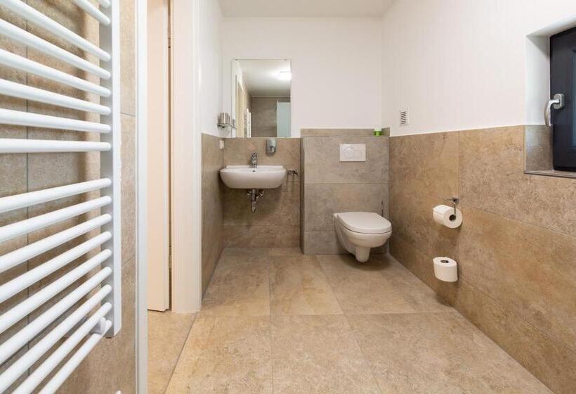 Seepension Ostertach   Am Leitgeringer See