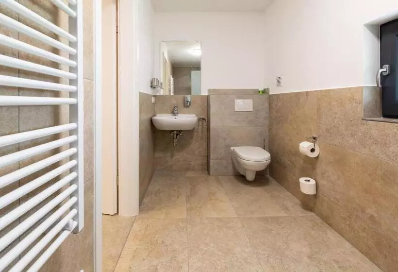 Seepension Ostertach   Am Leitgeringer See