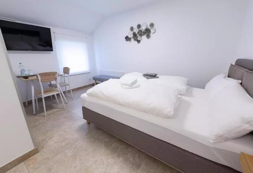 Seepension Ostertach   Am Leitgeringer See