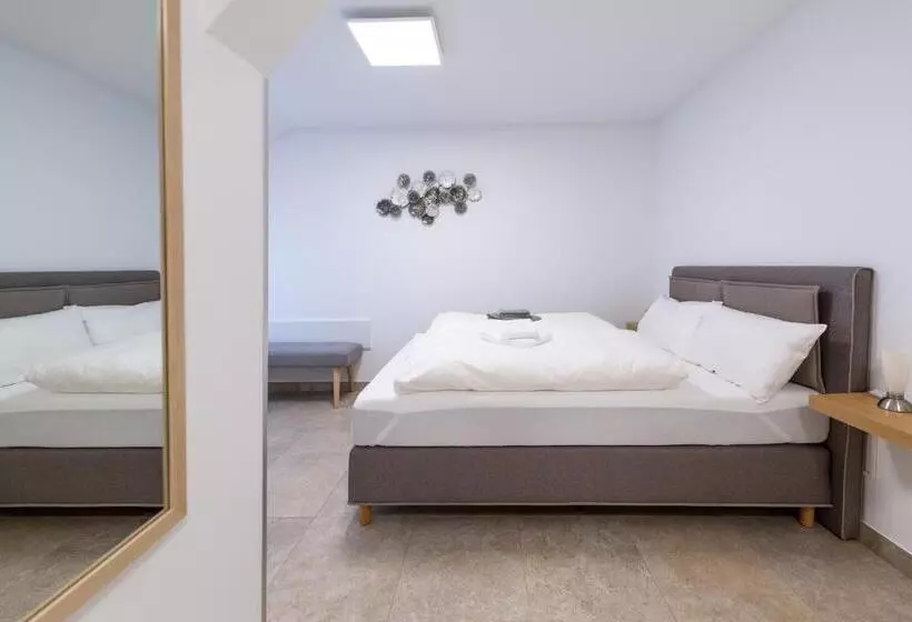 Seepension Ostertach   Am Leitgeringer See