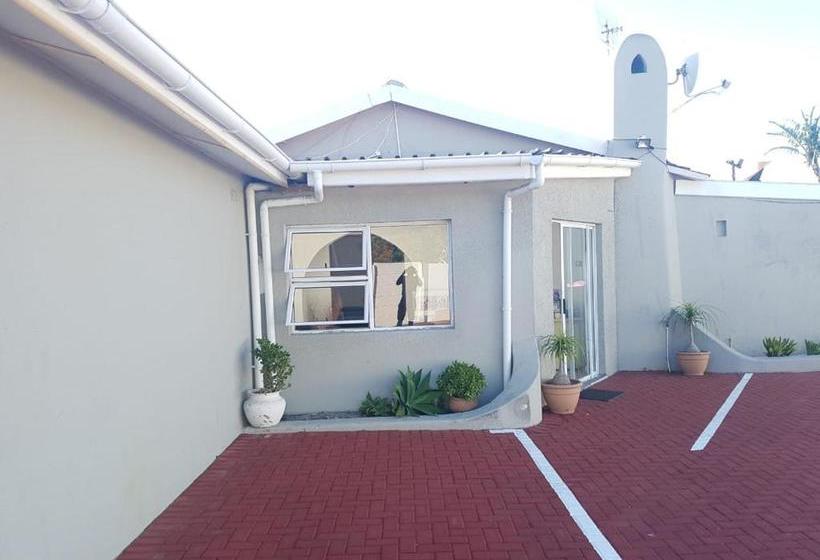 Aamiaismajoitus (B&B) Ebi Okeng Attorneys Inc, 11 Byron Road Table View