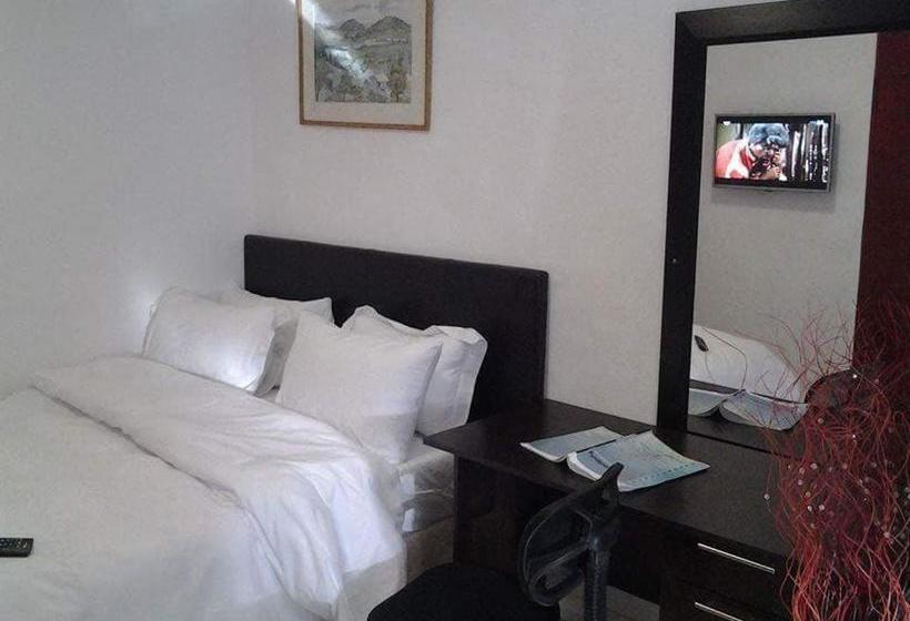 Aamiaismajoitus (B&B) Ebi Okeng Attorneys Inc, 11 Byron Road Table View