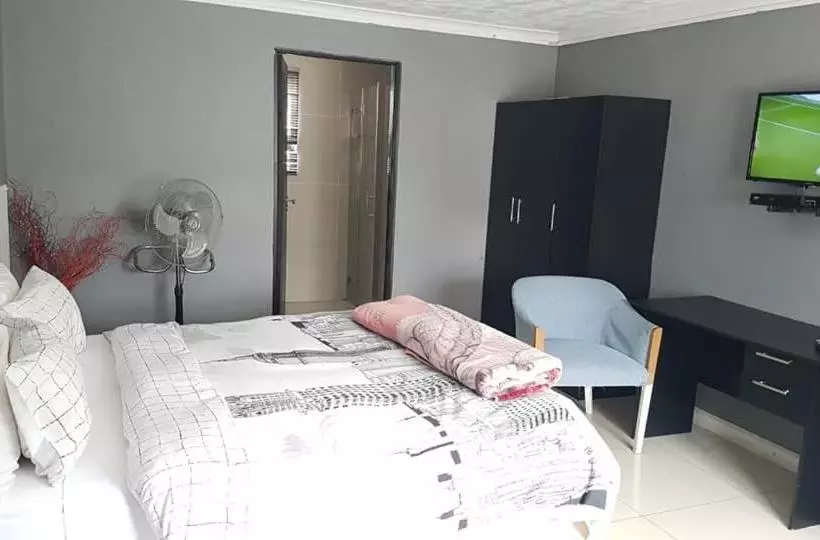 Aamiaismajoitus (B&B) Ebi Okeng Attorneys Inc, 11 Byron Road Table View