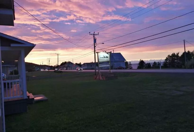 Aamiaismajoitus (B&B) Gîte Shoreline De La Terre à La Mer