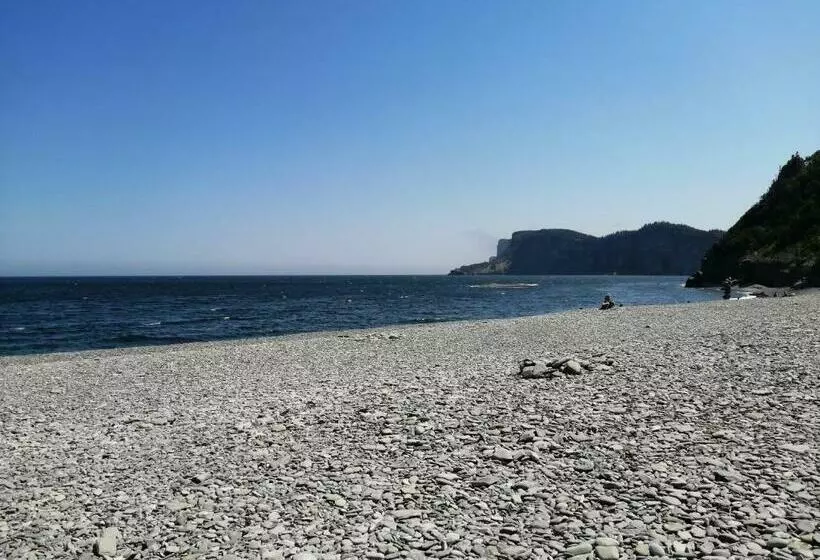 Aamiaismajoitus (B&B) Gîte Shoreline De La Terre à La Mer