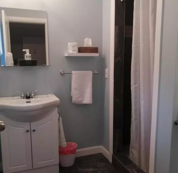 Aamiaismajoitus (B&B) Gîte Shoreline De La Terre à La Mer