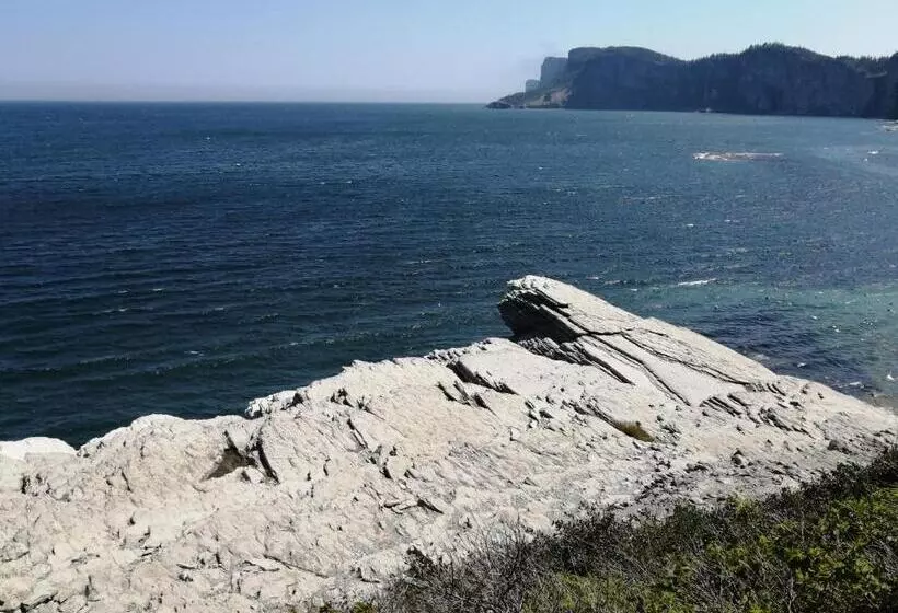 Aamiaismajoitus (B&B) Gîte Shoreline De La Terre à La Mer