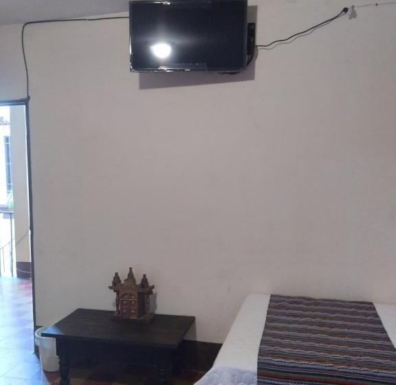 هتل Acatenango Inn