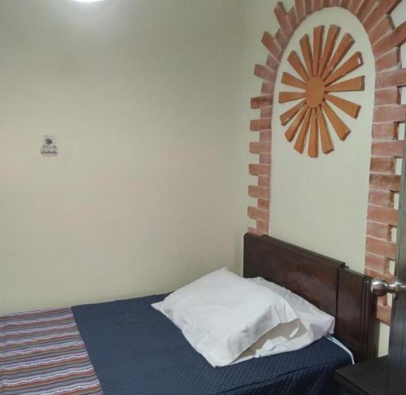 هتل Acatenango Inn