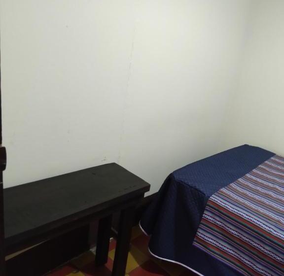 هتل Acatenango Inn