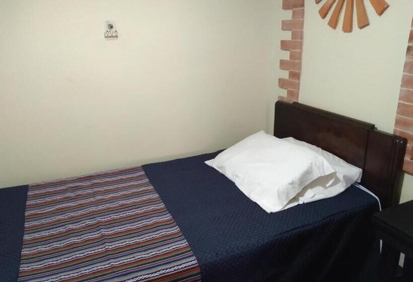 هتل Acatenango Inn