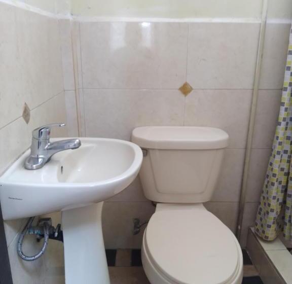 هتل Acatenango Inn