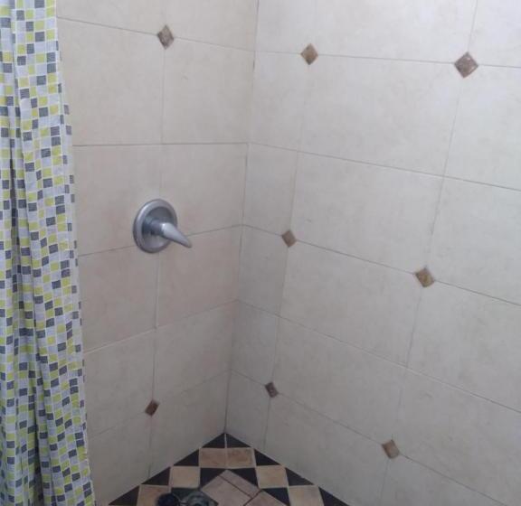 هتل Acatenango Inn